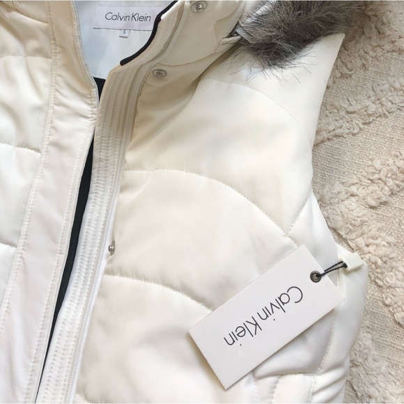 Calvin Klein Vest - Picture 5 of 5